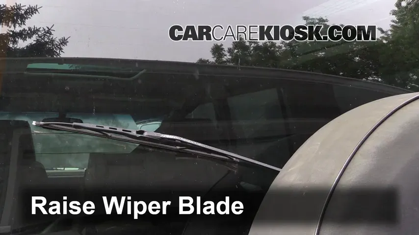 1998 Land Rover Discovery LSE 4.0L V8 Windshield Wiper Blade (Rear) Replace Wiper Blade